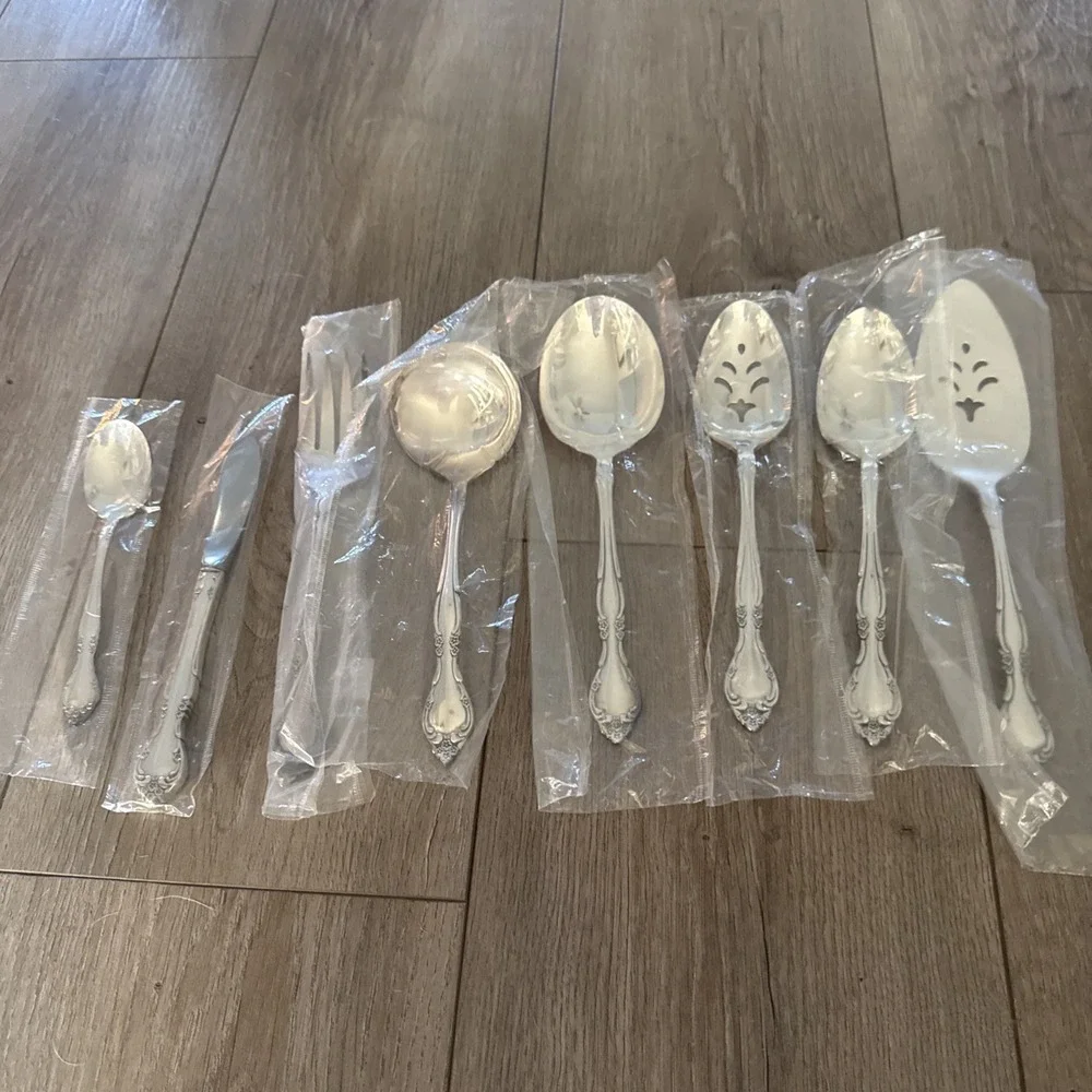 Oneida Community AFFECTION Silverplate 8 Piece Serving Set NEW